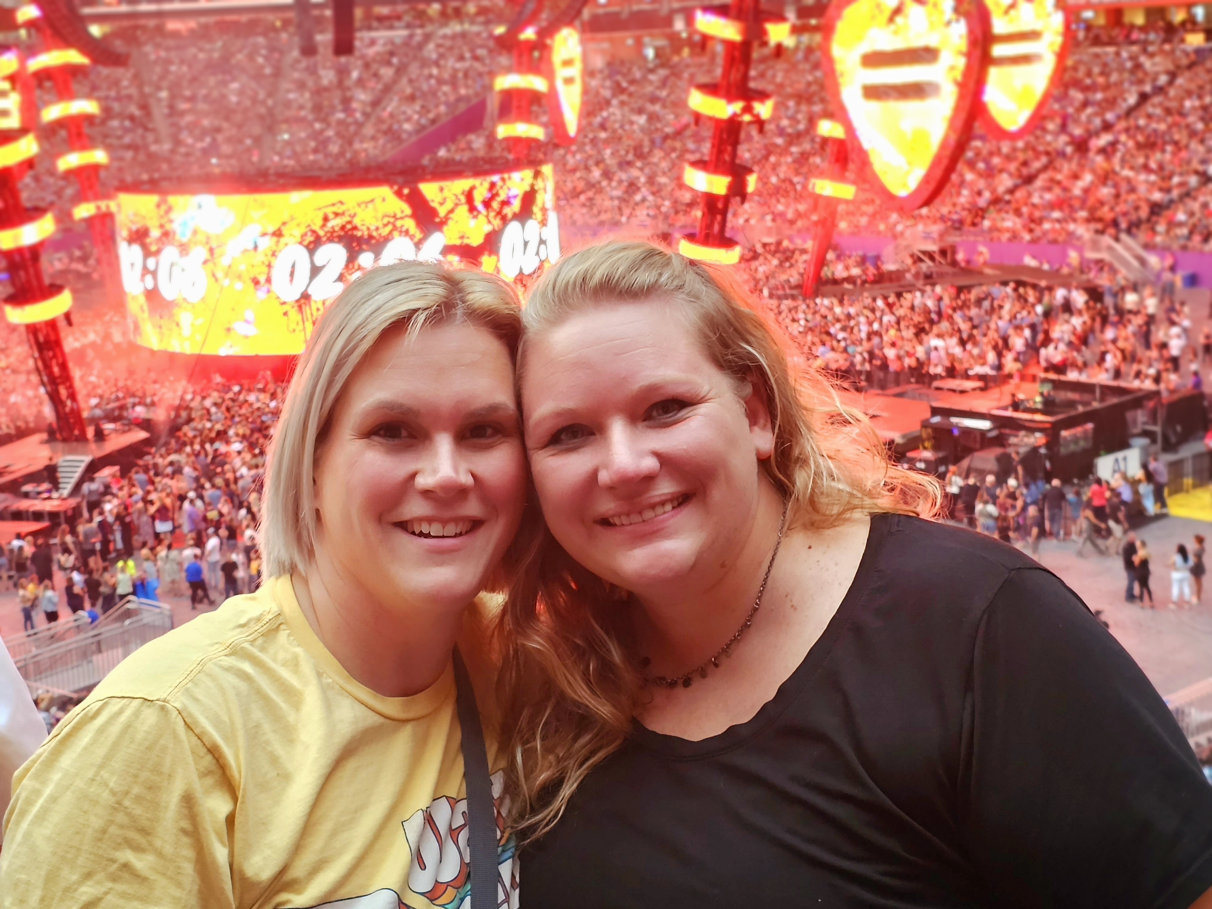Ed Sheeran: +-=? X Tour