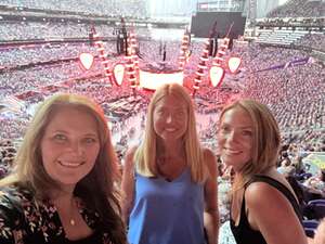Ed Sheeran: +-=? X Tour