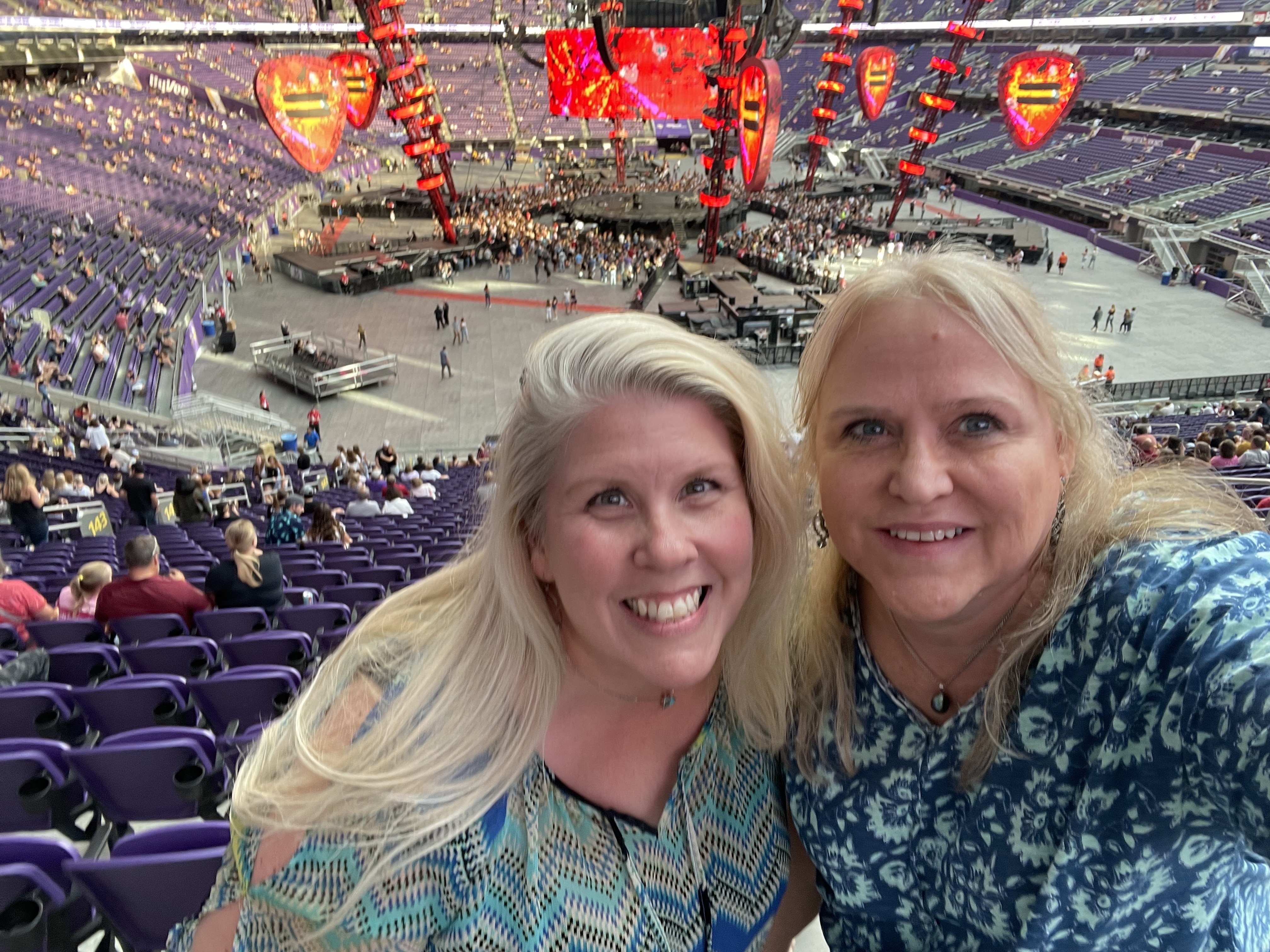 Ed Sheeran: +-=? X Tour