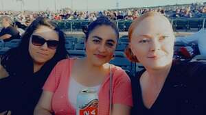 The Smashing Pumpkins: the World is a Vampire Tour