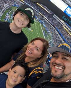 Los Angeles Rams - NFL vs Los Angeles Chargers