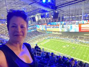 Los Angeles Rams - NFL vs Los Angeles Chargers