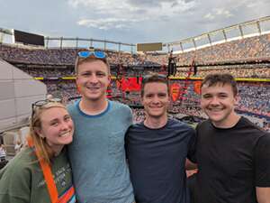 Ed Sheeran: +-=? X Tour