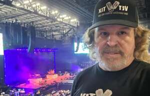 Lionel Richie and Earth, Wind & Fire - Sing a Song All Night Long