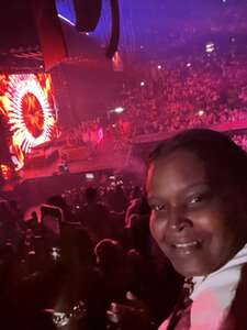 Lionel Richie and Earth, Wind & Fire - Sing a Song All Night Long