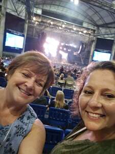 The Smashing Pumpkins: the World is a Vampire Tour