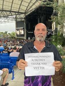 The Smashing Pumpkins: the World is a Vampire Tour