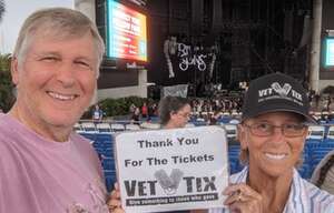 The Smashing Pumpkins: the World is a Vampire Tour