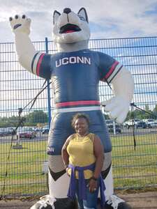 UConn Huskies - NCAA Football vs FIU Panthers