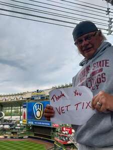 Milwaukee Brewers - MLB vs Philadelphia Phillies