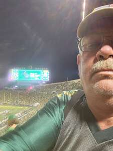 Oregon Ducks - NCAA Football vs University of Hawaii Rainbows