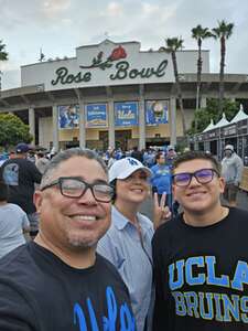 UCLA Bruins - NCAA Football vs Coastal Carolina Chanticleers
