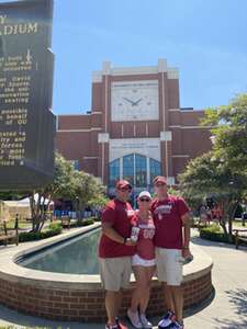Oklahoma Sooners - NCAA Football vs Arkansas State Red Wolves