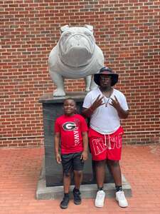 Georgia Bulldogs - NCAA Football vs Ball State Cardinals