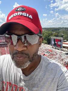 Georgia Bulldogs - NCAA Football vs Ball State Cardinals