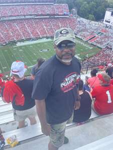 Georgia Bulldogs - NCAA Football vs Ball State Cardinals