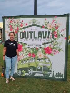 Outlaw Music Festival - Feat. Willie Nelson and Bob Weir & Wolf Bros