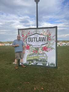 Outlaw Music Festival - Feat. Willie Nelson and Bob Weir & Wolf Bros