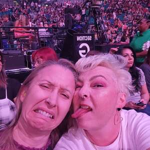 Jonas Brothers: Five Albums. One Night.