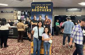 Jonas Brothers: Five Albums. One Night.