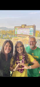 Oregon Ducks - NCAA Football vs University of Hawaii Rainbows