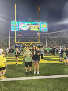 Oregon Ducks - NCAA Football vs University of Hawaii Rainbows
