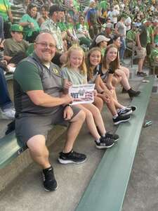 Oregon Ducks - NCAA Football vs University of Hawaii Rainbows