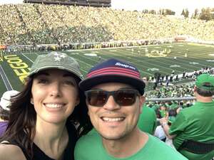 Oregon Ducks - NCAA Football vs University of Hawaii Rainbows