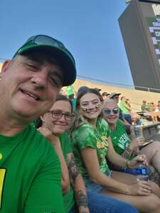 Oregon Ducks - NCAA Football vs University of Hawaii Rainbows