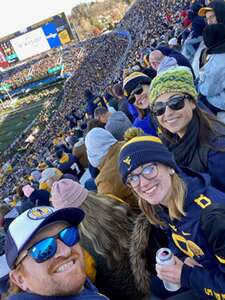 West Virginia Mountaineers - NCAA Football vs Cincinnati Bearcats