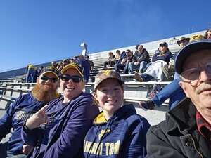 West Virginia Mountaineers - NCAA Football vs Cincinnati Bearcats