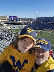 West Virginia Mountaineers - NCAA Football vs Cincinnati Bearcats