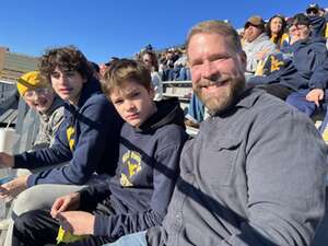 West Virginia Mountaineers - NCAA Football vs Cincinnati Bearcats