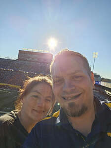 West Virginia Mountaineers - NCAA Football vs Cincinnati Bearcats