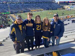 West Virginia Mountaineers - NCAA Football vs Cincinnati Bearcats