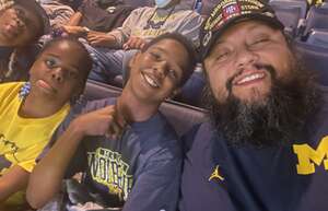 Michigan Wolverines - NCAA Men's Basketball vs Youngstown State Penguins