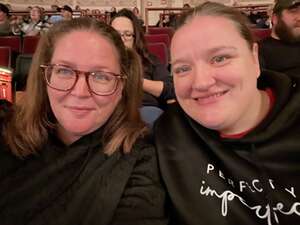 Theresa Caputo Live: the Experience