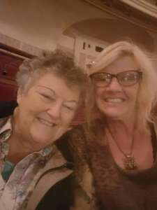 Theresa Caputo Live: the Experience