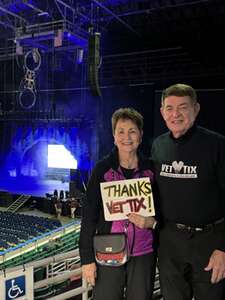 Cirque Musica Holiday Wonderland