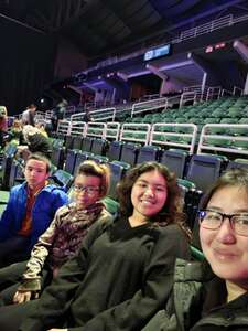 Cirque Musica Holiday Wonderland