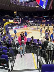 Louisiana State University Tigers - NCAA Men's Basketball vs Mississippi State Bulldogs