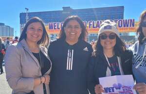 Guy's Flavortown Tailgate With Dustin Lynch and Diplo