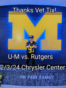 Michigan Wolverines - NCAA Men's Basketball vs Rutgers Scarlet Knights