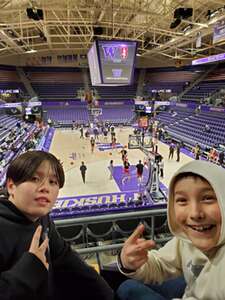 Washington Huskies - NCAA Men's Basketball vs Stanford Cardinal