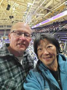 Washington Huskies - NCAA Men's Basketball vs Stanford Cardinal