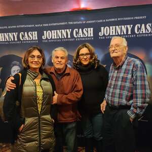 Johnny Cash - The Official Concert Experience