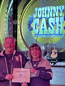 Johnny Cash - The Official Concert Experience