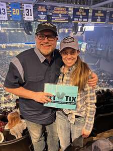 Blake Shelton: Back To the Honky Tonk Tour Presented By Kubota