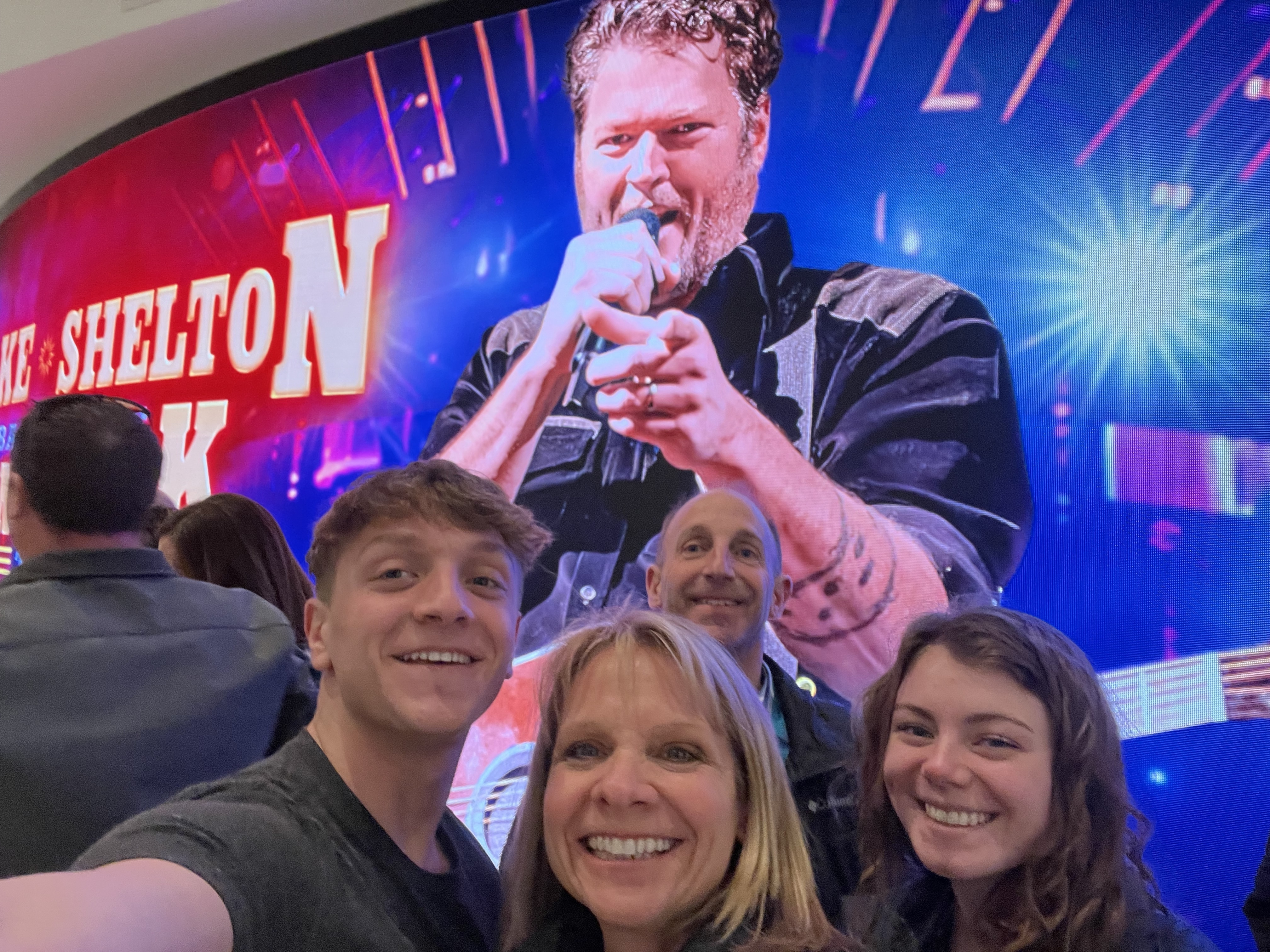Blake Shelton: Back To the Honky Tonk Tour Presented By Kubota