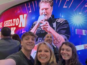 Blake Shelton: Back To the Honky Tonk Tour Presented By Kubota